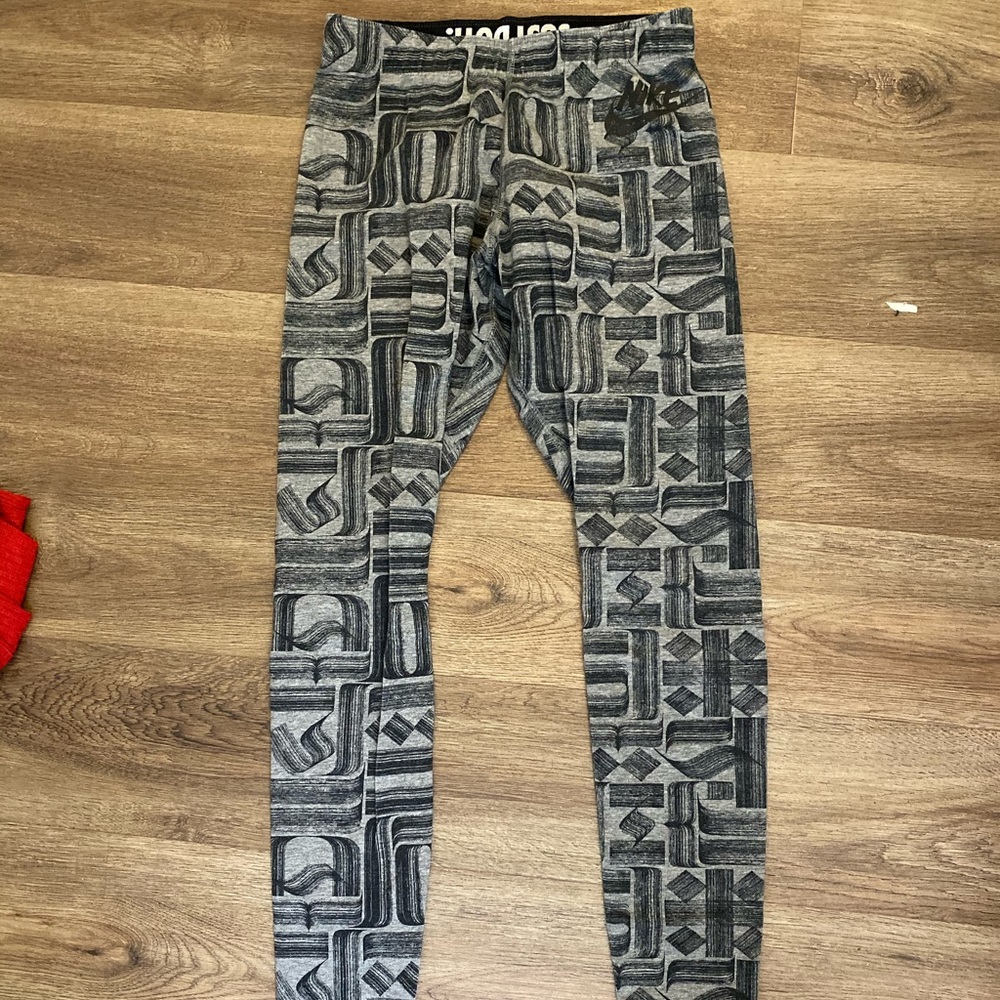 Nike printed leggings size S